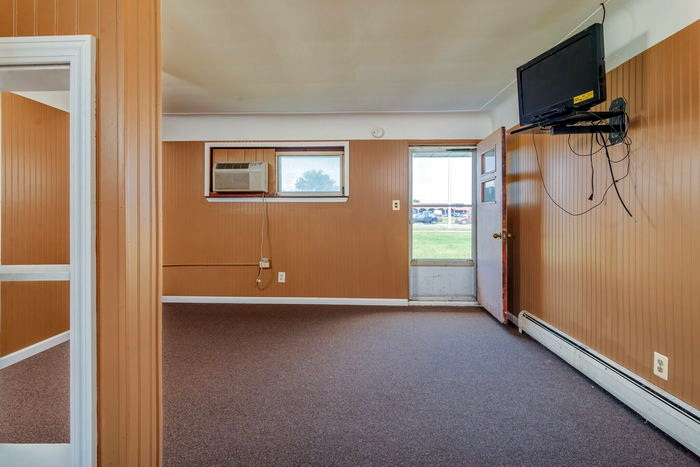 Paradise Motel - Real Estate Photos (newer photo)